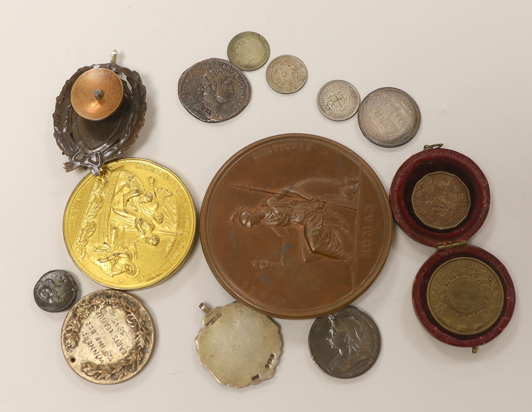 A quantity of mixed coinage, medals, badges etc.